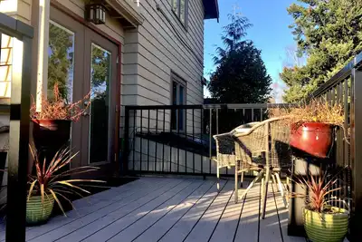 Image de Calme, studio privé avec vue sur le jardin et la montagne, à quelques pas des entreprises