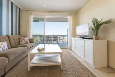 Image de Fabuleux appartement de plage pour d'excellentes vacances. Vue imprenable sur la mer!