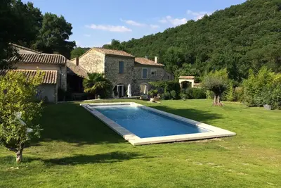 Image de Magnifique Moulin En Pierre Du 18 ème