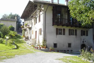 Image de vacances dépaysantes entre le lac de Garde / Tenno et Dolomites Comano / Brenta.