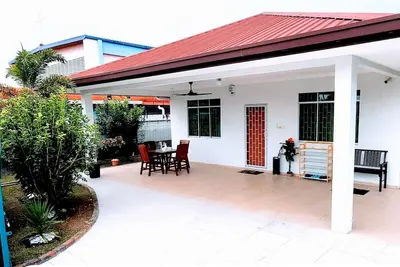Image de Privé. Bungalow. Tanjung Aru. Sabah. Homestay. Plage. Le coucher du soleil. Imago. KKcity. 4 chambres