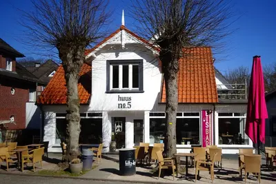 Image de Appartement avec flair au coeur de Hh -Volksdorf, 2 balcons, zone souterraine, Wi-Fi