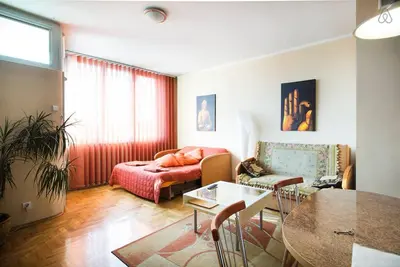 Image de Studio Ekstaza Il se compose d'une chambre avec cuisine ouverte.