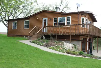 Image de Propriété boisée de 27 acres au nord-est de l'Iowa avec cabane au bord d'un ruisseau à truites