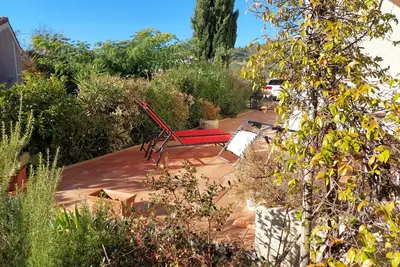 Image de Aux 4 Oliviers  avec belle grande piscine commune aux résidents et locataires.