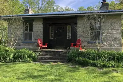 Image de BarefootonPelee: Stonehouse