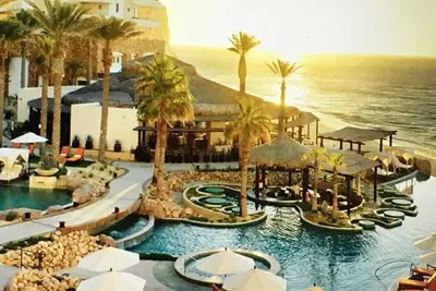 Image de Réveillez-vous avec une vue sur l'océan Pacifique et la plage au Grand Solmar Resortnd Resort