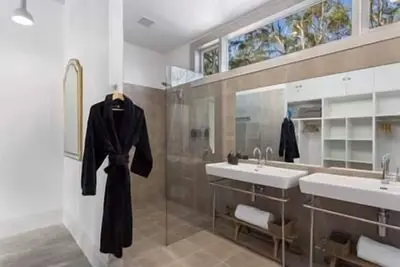 Image de La maison de bateau à l'expérience de péninsule