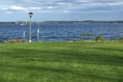 Image de Adorable maison avec vue sur le lac - pédalos et kayaks ava et 2 salles de bains!