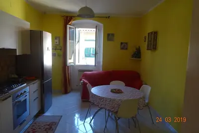 Image de Appartement entier d'environ 65 mètres carrés, avec deux chambres à coucher et une très grande salle de bain.