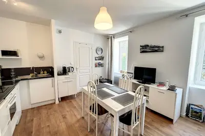 Image de Appartement cosy avec ascenseur à 150m de la plage et casino, wifi gratuit