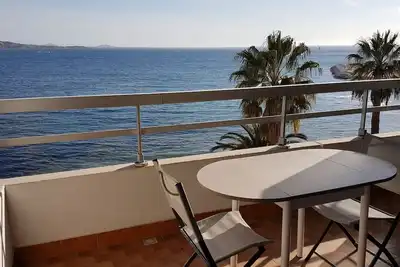 Image de Studio + Coin Nuit  Vue panoramique Mer. Face aux plages de Sable