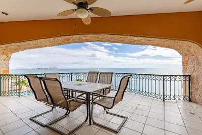 Magnifique condominium avec une vue magnifique - 2bd au Sonoran Sea West 503