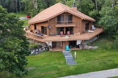 Image de Nouvelle location. Énorme! Lit king 2brm, 2baths 6 personnes, cheminée, WIFi, à voir! Le golf