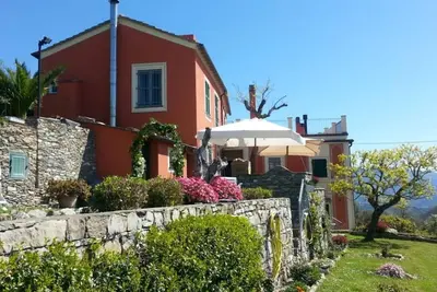 Image de Surplombant le golfe de Tigullio et surplombant Portofino.