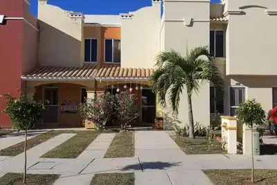 Image de Maison de charme Condo w / grande piscine 2 blocs de la plage