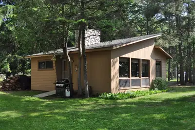 Image de Villa paisible sur les rives du sable de sucre du lac Big Glen!