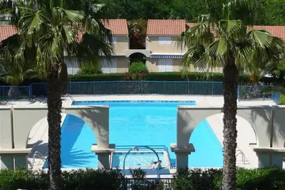 Image de A Louer T2 Cabine à 5 mn à pied des plages et du centre ville