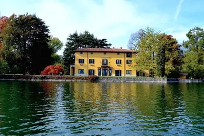 Image de location vacances grande villa à louer italie, région des lacs, lac annone, près de milan, lecco, piscine, climatisation, lacs