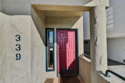 Image de Maison de luxe face à l'océan