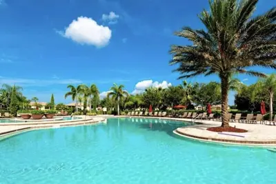 Image de Luxueux élégant 2 chambres 2 salles de bains condo avec des vues spectaculaires.