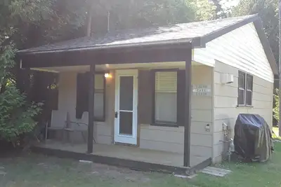 Image de Cedar Cove Cabin -51 étapes vers la célèbre plage de Sauble