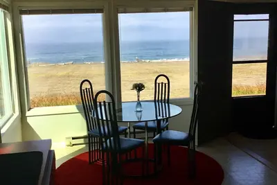 Image de Enso, OceanFront Home - Des vues à couper le souffle! Spécial 350 $ / nuit