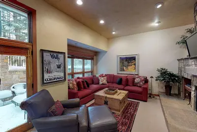 Image de Économies d'été avec jusqu'à 35% de réduction sur ce forfait - Condo 3 chambres Coldstream 10