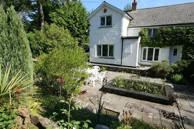 Image de Croft Cottage, set in acres of mature gardens