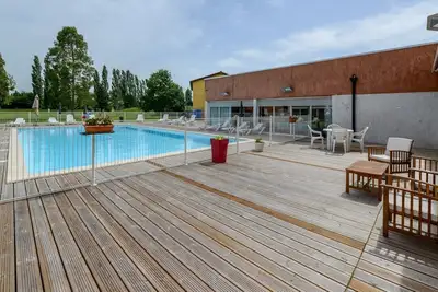 Image de Près du golf! Appart confortable + sympa, avec accès piscine