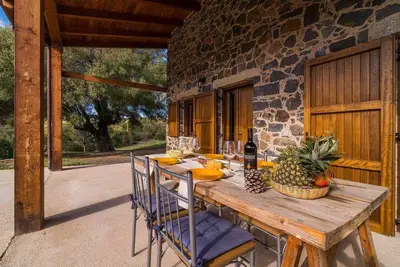 Image de Casa Pedra 2, une maison en pierre caractéristique