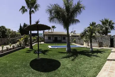 Image de Nerja: Ville Avec Piscine PRIVÉE Et Jardins