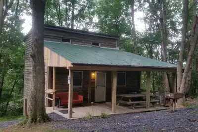 Image de Cabane dans les bois près de Raystown Lake et Allegrippas Trail!