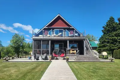 Image de Grande Ouverture Saison Juin 2020! Nouveau cottage rénové à voir en février / 20
