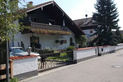 Image de 72m² in83052 (entre Munich + Ro) + enfants, chien, camion Enregistrement 24h / 24