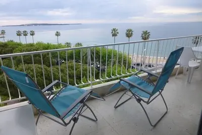 Image de Bel appartement tout confort, vue sur mer, 50 m de la plage, Cannes, 4 personnes