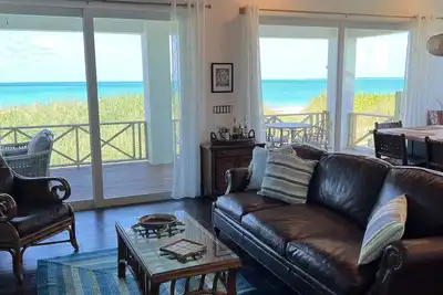 Image de Front De La Plage. Excellent Wifi Et Piscine CHAUFFÉE. INDIQUÉ Sur Hgtv Bahama Life