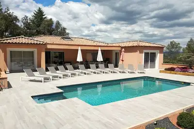 Image de Splendide Villa Neuve de 360m² avec Piscine Chauffee