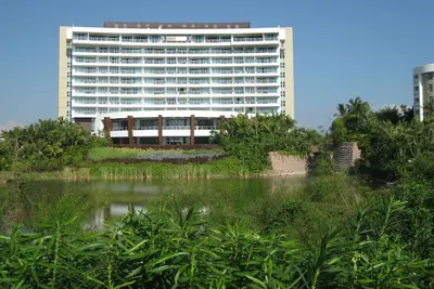 Image de Deux chambres, deux salles de bain, salon, cuisine, grand balcon, station balnéaire