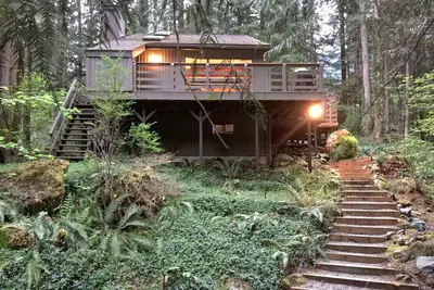 Image de Snowline Cabin # 26 -A 2 étages cabine avec une vraie cabane dans les bois sentir