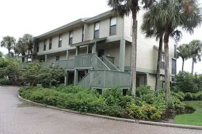 Image de Pine Island Condo dans la belle Bokeelia, en Floride 2 lits, 2 1/2 salle de bain, w / quai de bateau