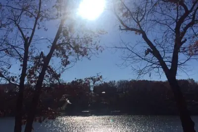 Image de Belle vue sur le lac! Magnifique Lake House isolée près de tout le plaisir!
