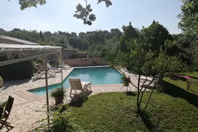 Image de villa village Ă la campagne