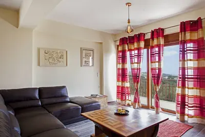 Image de \"Villa Athina\" dans le village d'Archanes!