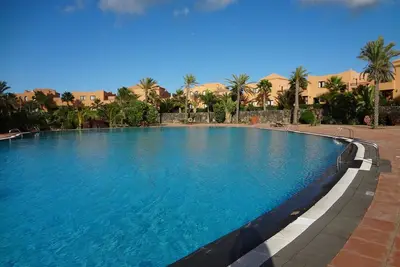 Appartements avec des piscines d'eau salée spectaculaires