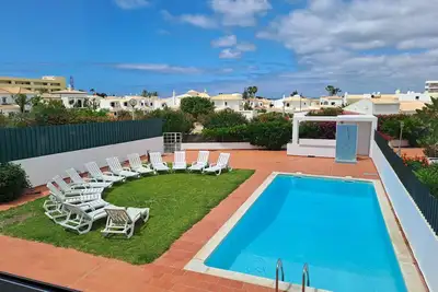 Image de T2 1º vista mar Galé, wifi, a/c, piscina, para a p