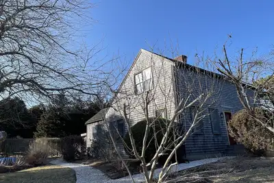 Image de beachhouse de la famille dans Miacomet. Loyer Sun. à Sun. en été 6 / 25-9 / 10/17