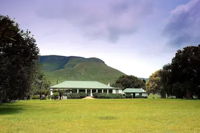 Image de Maison confortable sur ferme de gibier sécurisée, nature, gibier, observation des oiseaux