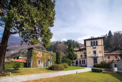 Image de Villa Liberty Giù, \"Villa de luxe sur le lac de Côme\"