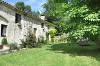 Image de Les Rivières Gîtes:Lidoire, grand domaine familial de 5 Gîtes, piscine chauffee.